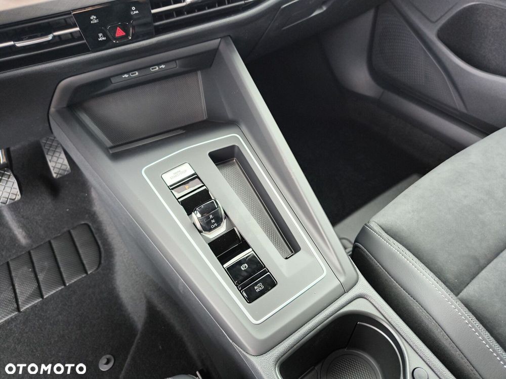 Volkswagen Golf Variant - 13