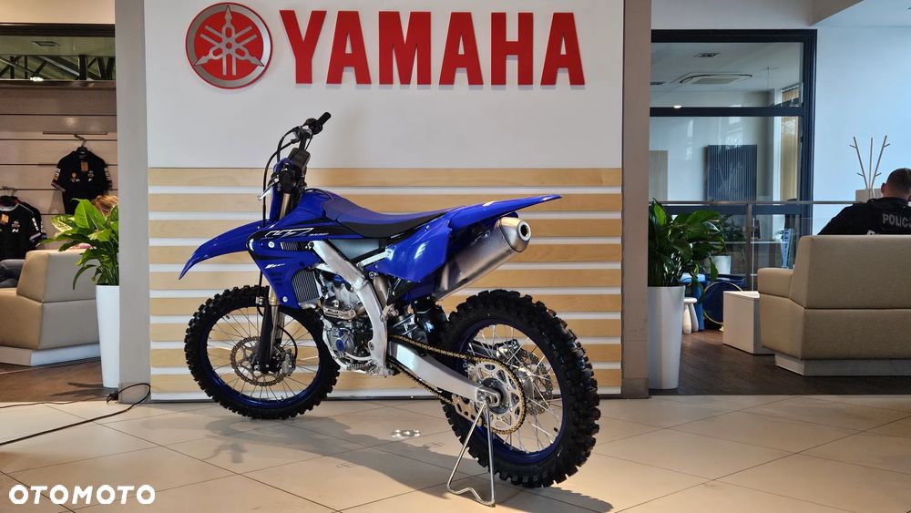 Yamaha YZ - 3