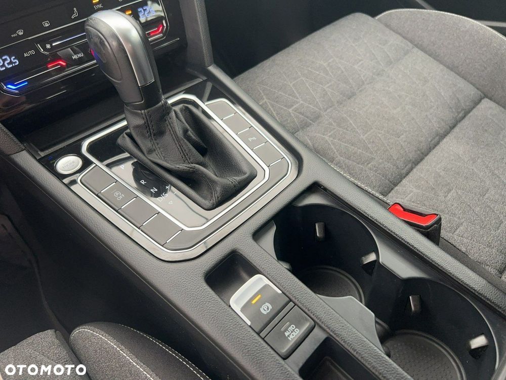 Volkswagen Passat - 19