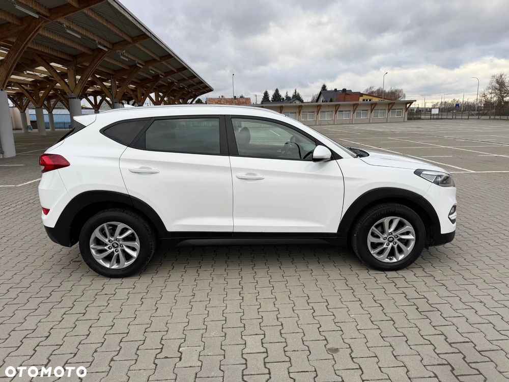 Hyundai Tucson 1.7 CRDI BlueDrive Style 2WD - 10