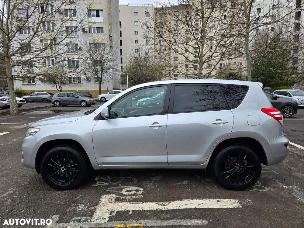 Toyota RAV4 2.2L D-CAT M/T Luxury - 2