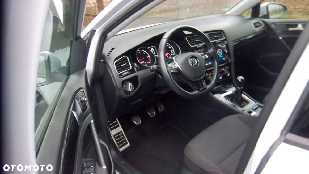 Volkswagen Golf 1.6 TDI Sound - 5