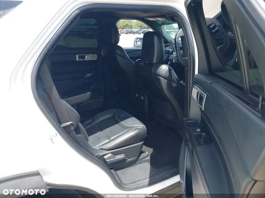 Ford Explorer - 13