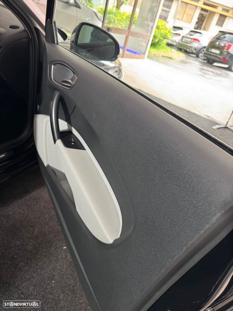 Audi A1 1.6 TDI S line Sport Pack - 14