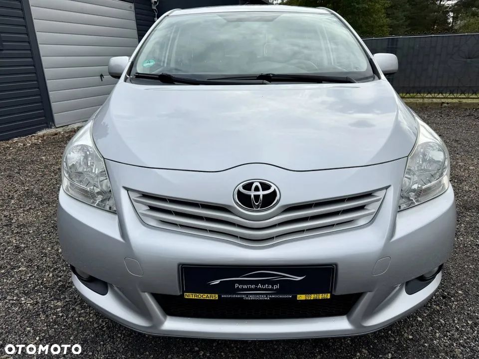 Toyota Verso 1.8 Premium 7os - 4