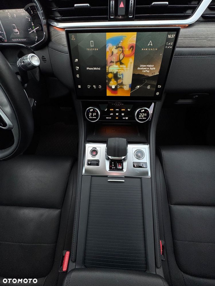 Jaguar F-Pace P250 AWD SE - 13