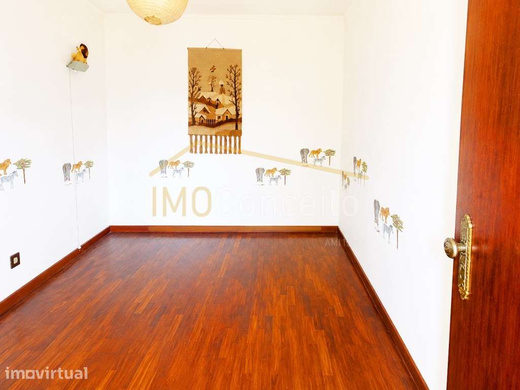 Moradia T4|| ||Tomar|| Apeadeiro|| Aldeia|| Campo - Grande imagem: 3/38