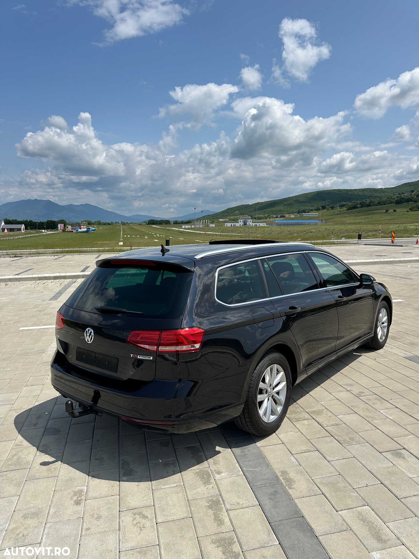 Volkswagen Passat Variant 1.6 TDI SCR DSG Comfortline - 2