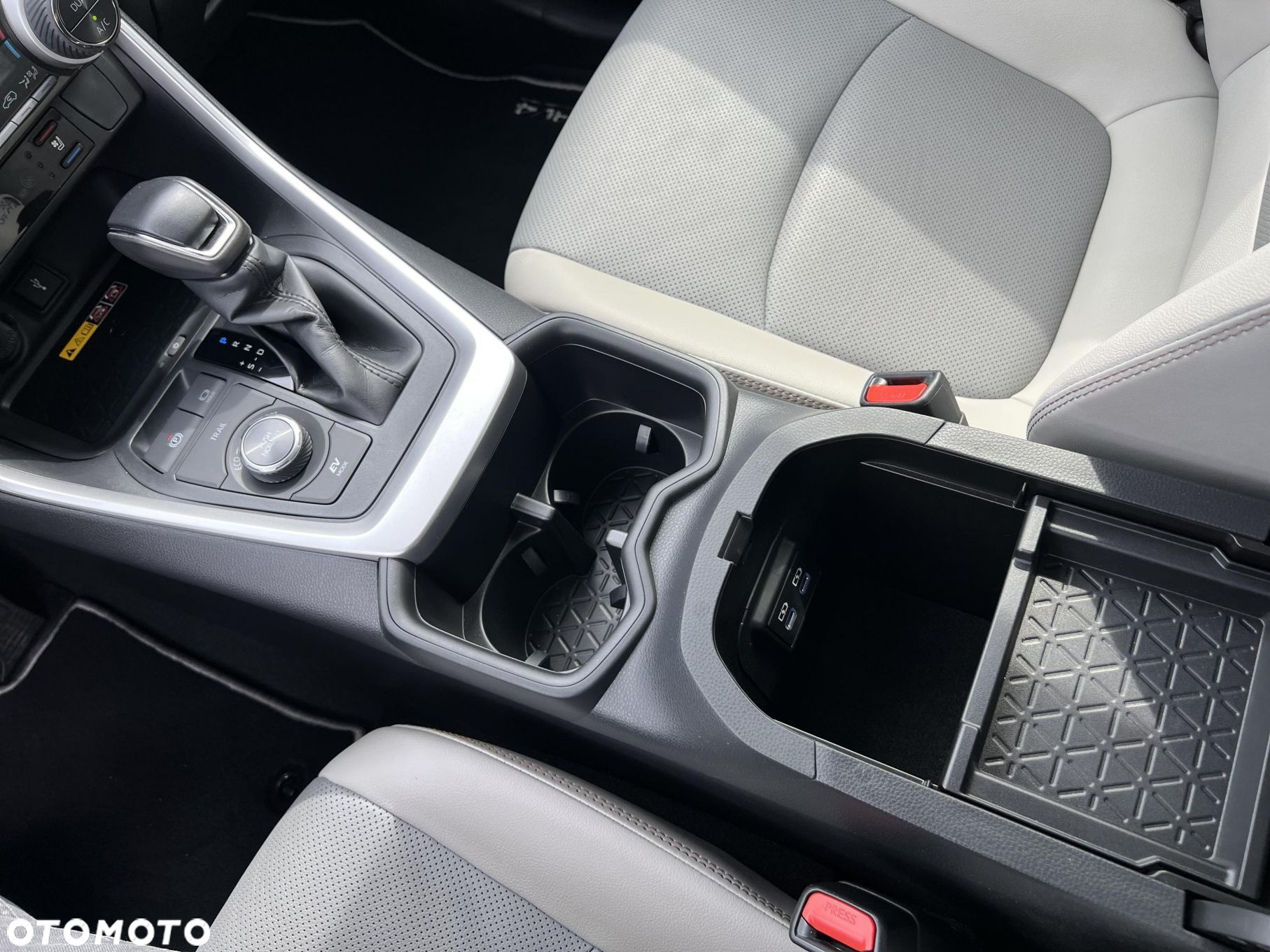 Toyota RAV4 2.5 Hybrid Executive 4x4 - 27