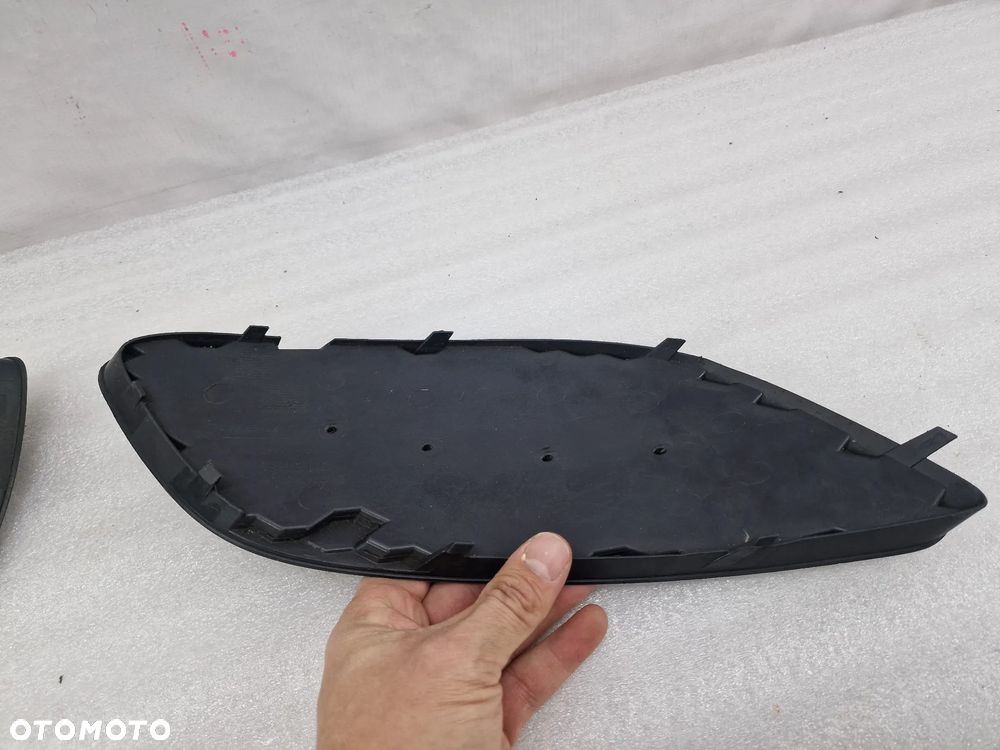 OPEL ZAFIRA B LIFT 07- PRAWA KRATKA BOCZNA ZDERZAKA PRZEDNIEGO PRZÓD , NR 13247321 , NR AUKCJI B/42 - 5