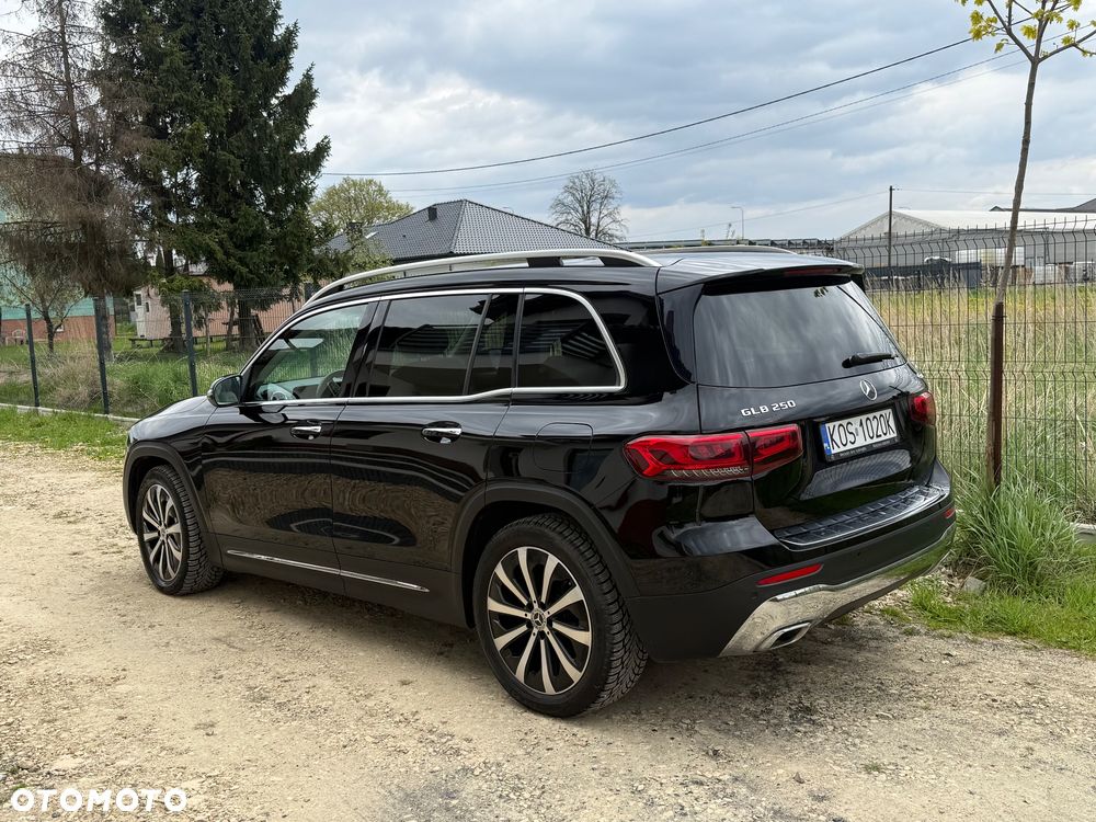 Mercedes-Benz GLB 250 4-Matic Progressive 8G-DCT - 5