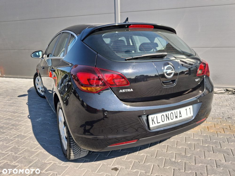 Opel Astra 1.7 CDTI Enjoy - 6