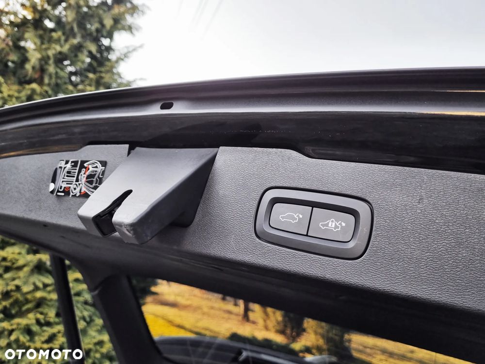 Volvo V60 Cross Country B4 D AWD Ultimate - 17