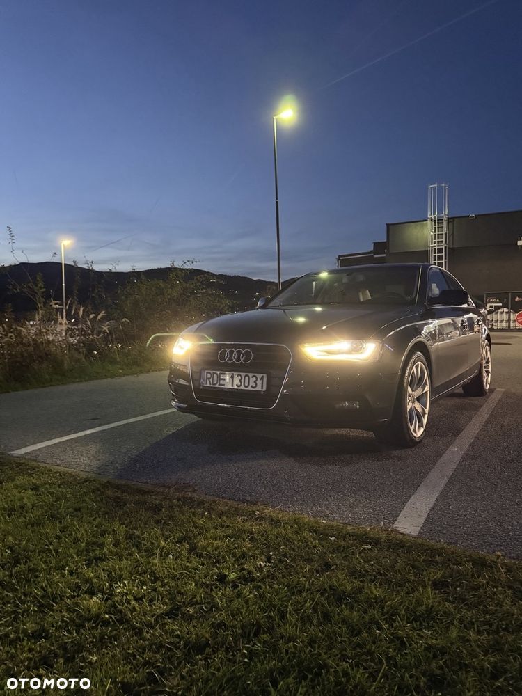 Audi A4 Limousine - 8