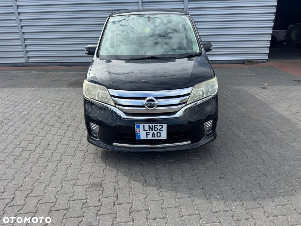 Nissan Serena - 2