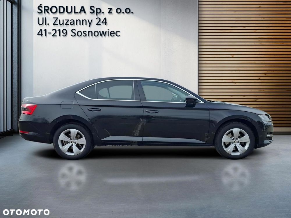Skoda Superb 2.0 TDI SCR Style DSG - 6