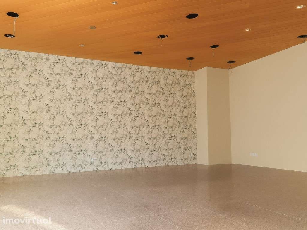 Loja Centro Cívico Carnaxide RC - Grande imagem: 3/4