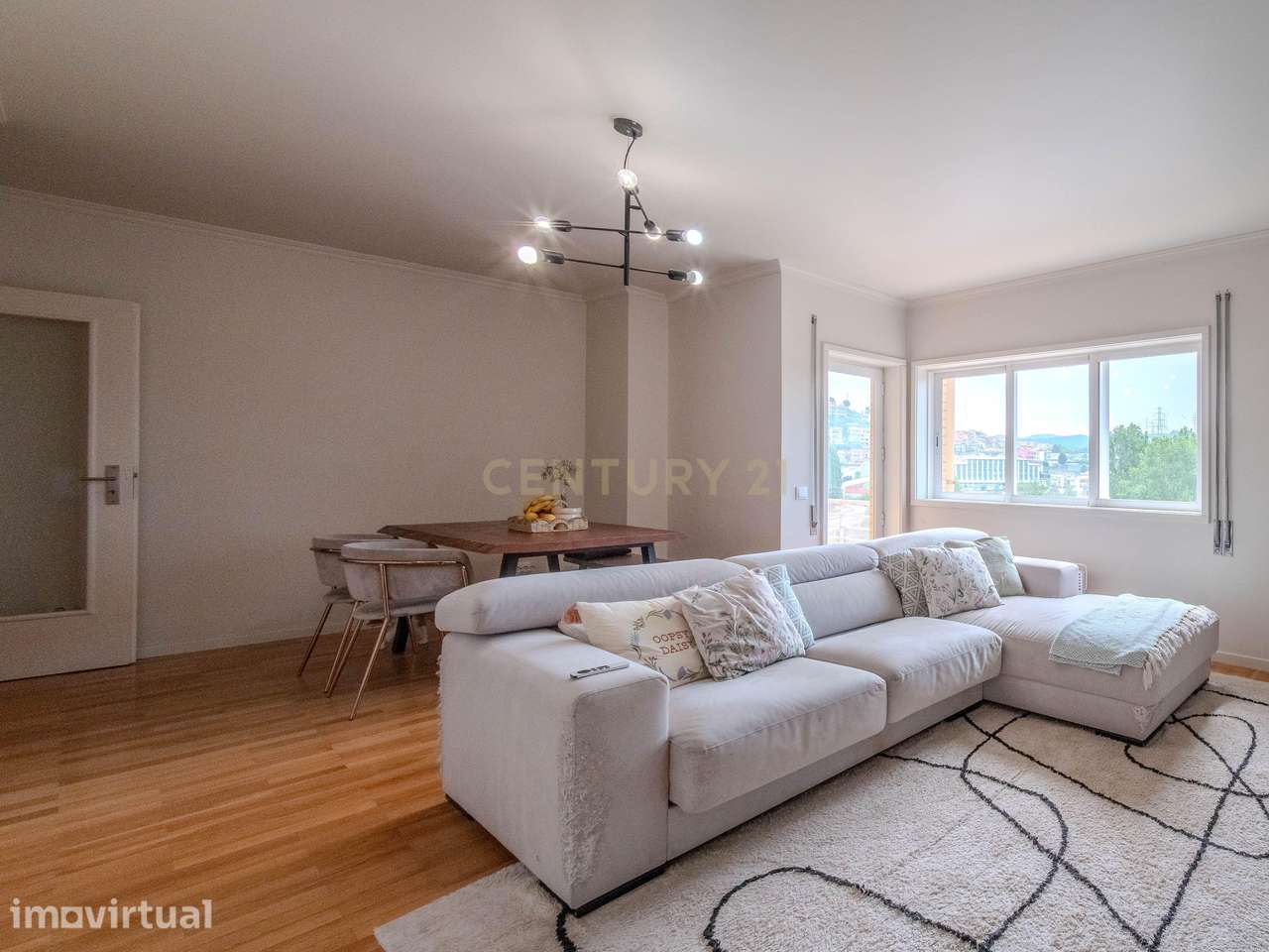 Viver em Frente ao Parque da Cidade | Imperdível Apartamento T2 Duplex - Grande imagem: 3/24