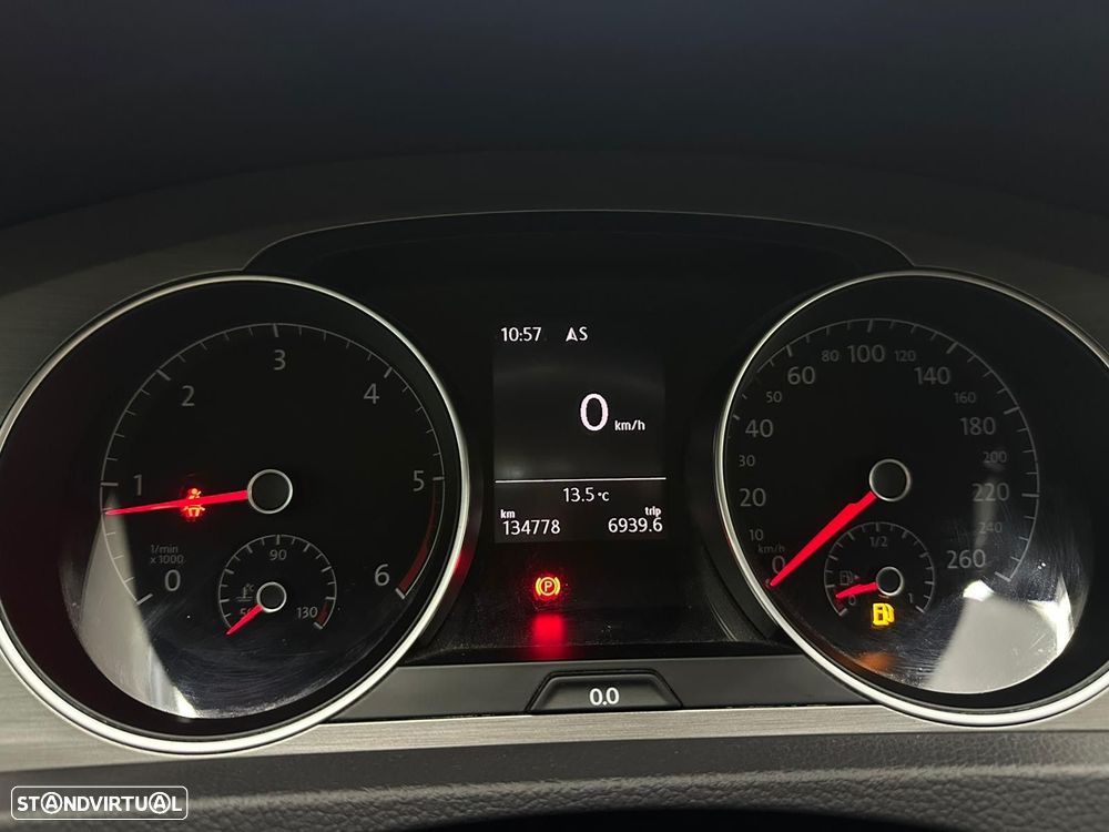 VW Golf 1.6 TDi GPS Edition - 23