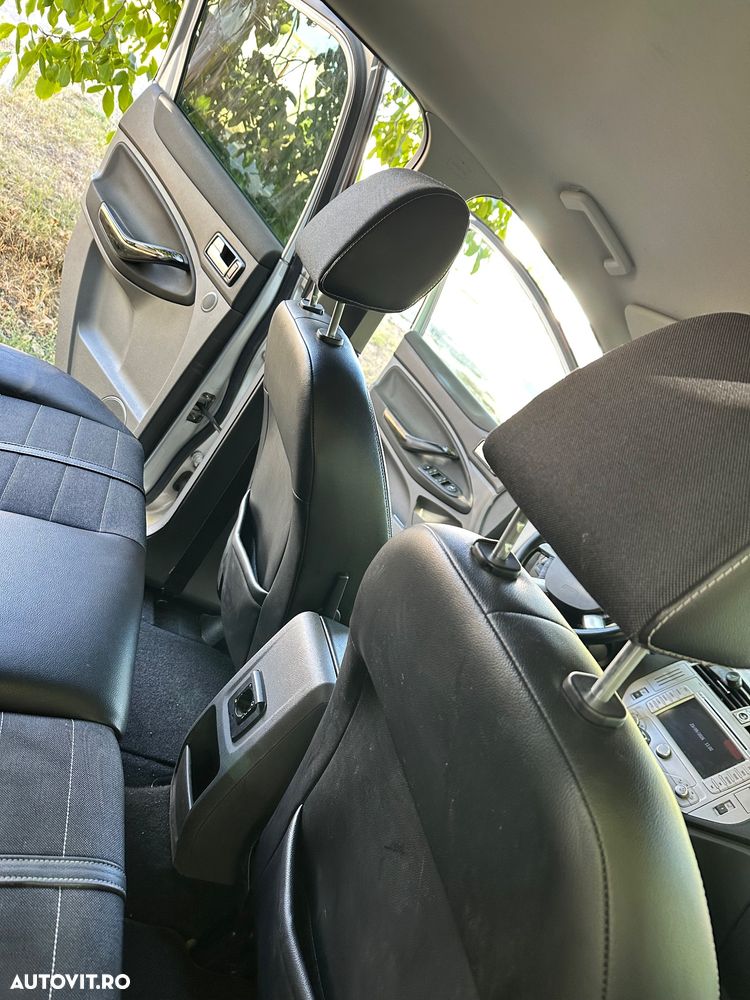 Ford Kuga 2.0 TDCi Powershift 4WD Trend - 11