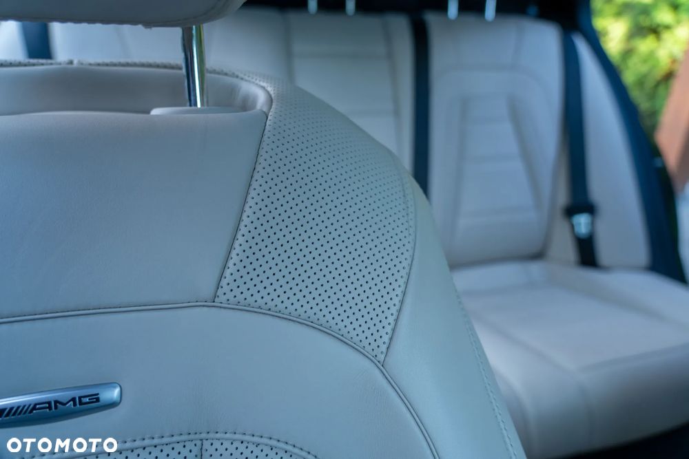 Mercedes-Benz Klasa E AMG 63 S 4-Matic+ - 23