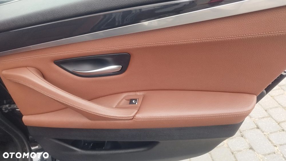 BMW Seria 5 520d - 15