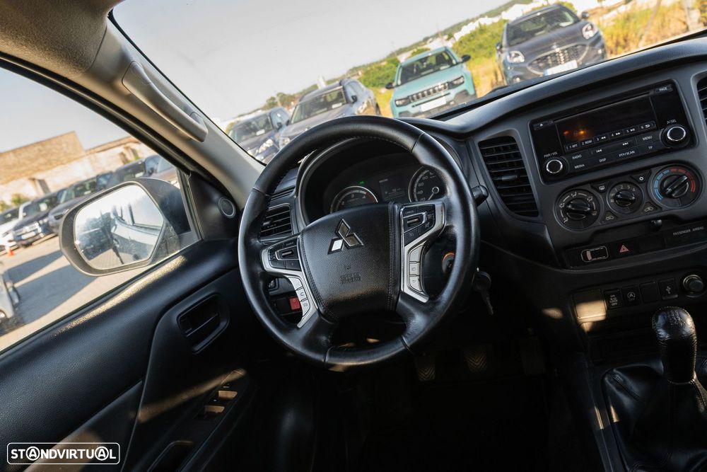 Mitsubishi L200 2.3 DI-D CD Invite 4WD - 19