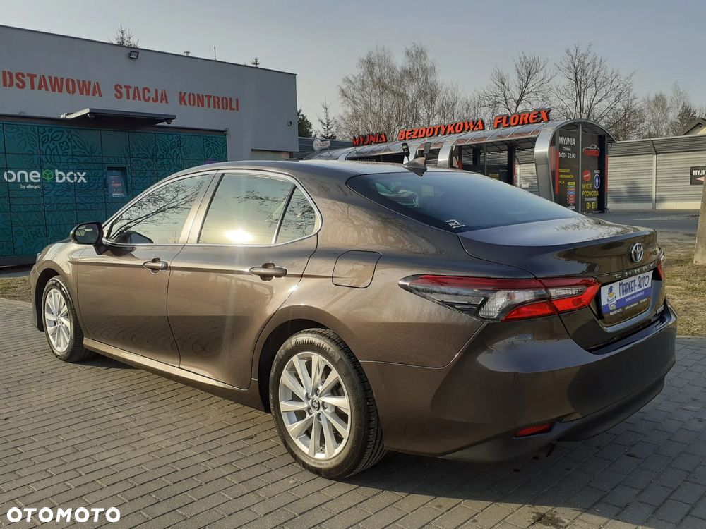 Toyota Camry 2.5 Hybrid Comfort CVT - 3