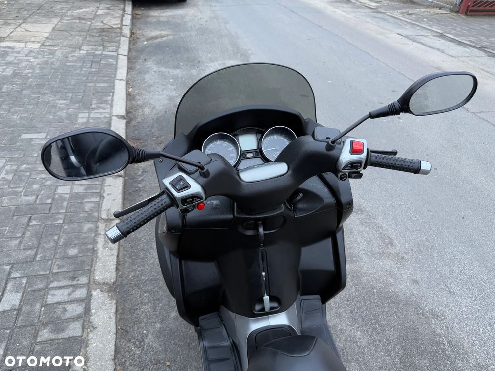 Piaggio MP-3 - 8