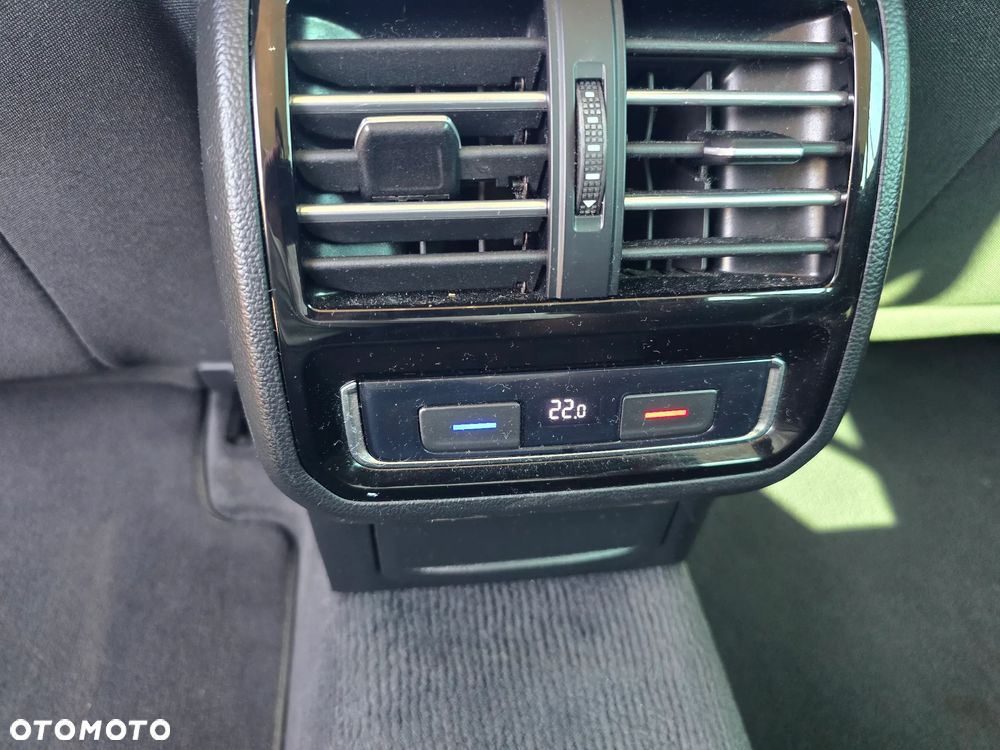 Volkswagen Passat - 10