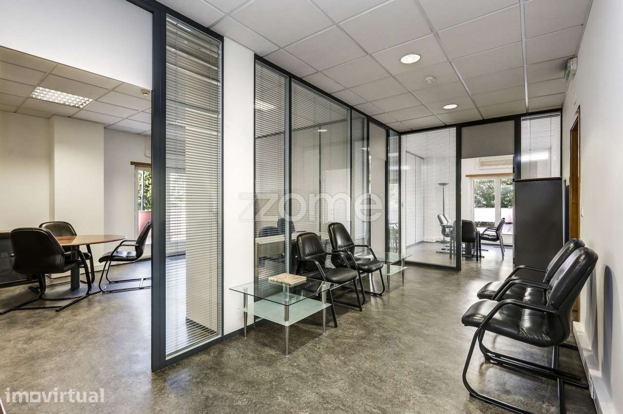 Escritório mobilado com 97 m² e dois amplos terraços |Lisboa