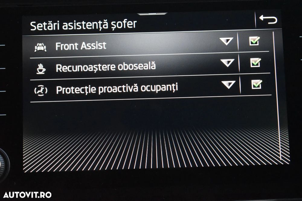 Skoda Superb 2.0 TDI DSG Ambition - 24