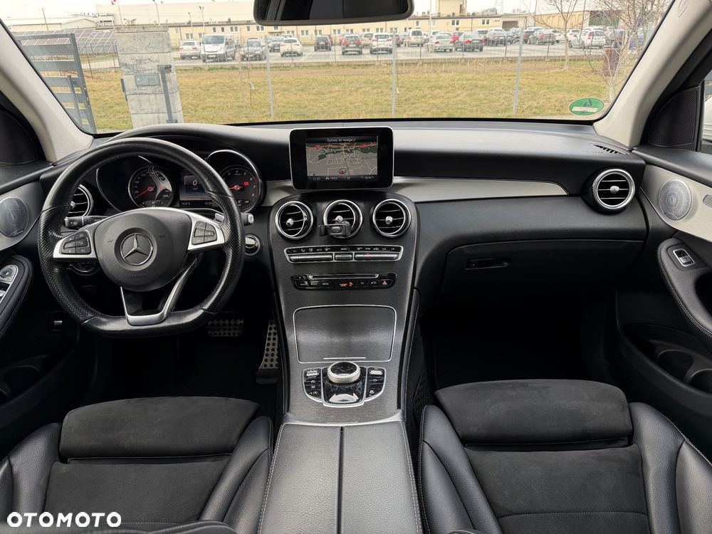 Mercedes-Benz GLC 250 4Matic 9G-TRONIC AMG Line - 9
