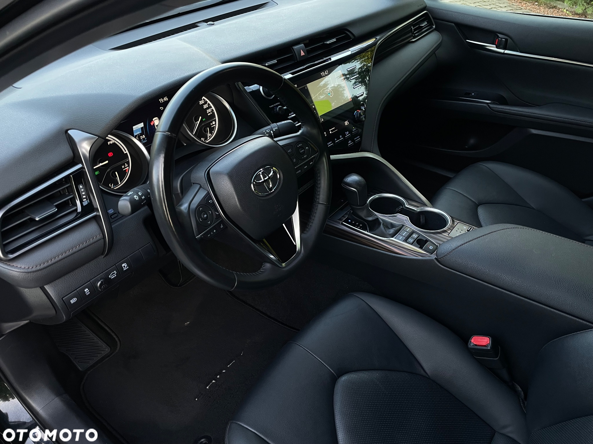 Toyota Camry 2.5 Hybrid Executive CVT - 13