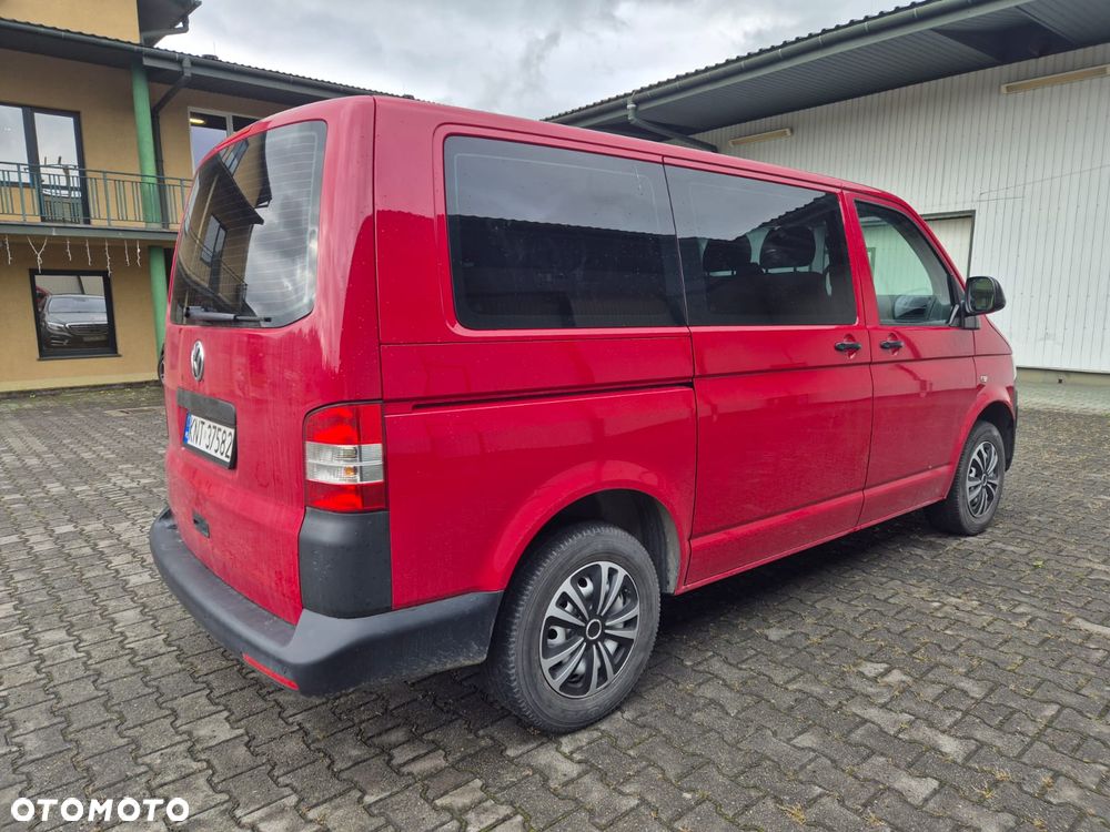 Volkswagen Caravelle - 4