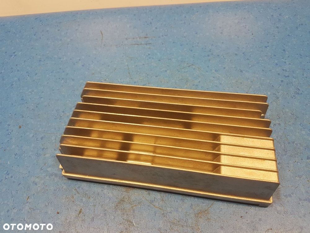 AUDI A5 8T WZMACNIACZ BANG&OLUFSEN 8T0035223S - 8