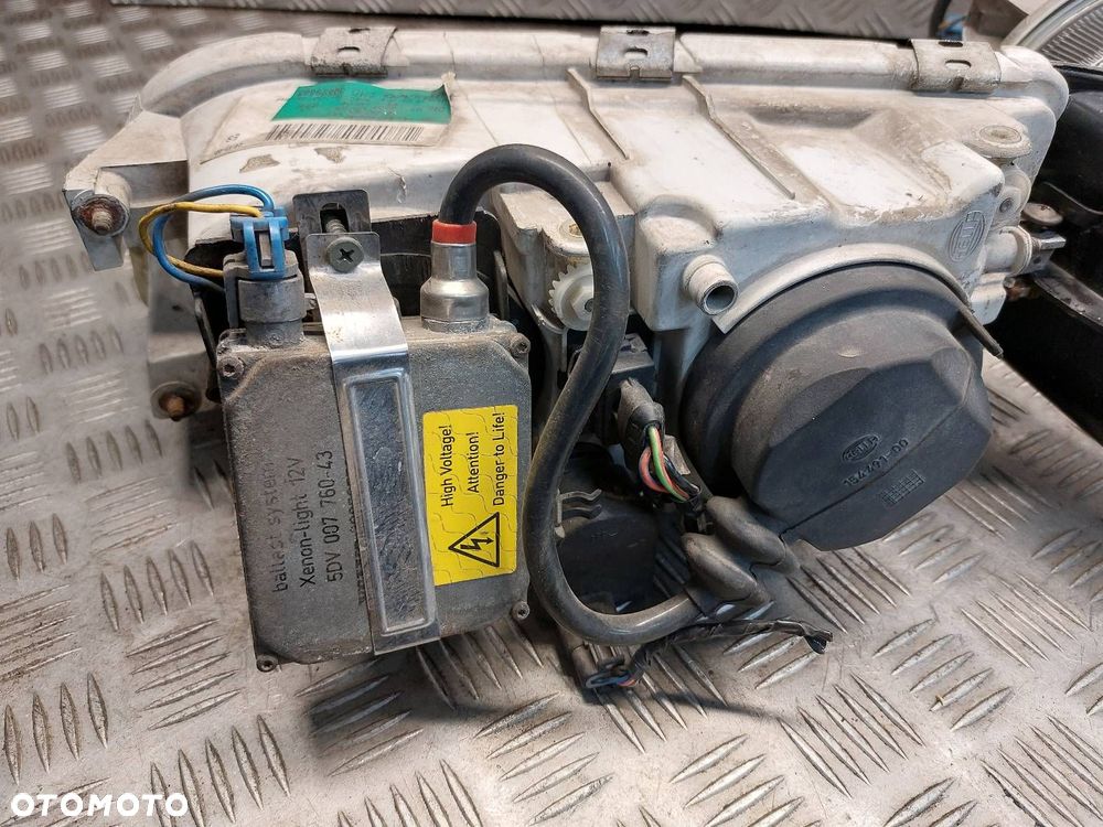 LAMPA LEWY PRAWY XENON V40 I LIFT30899885 30899884 - 6