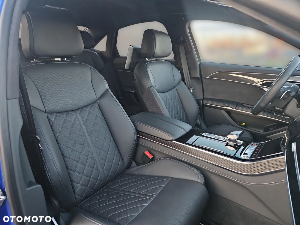 Audi S8 - 11