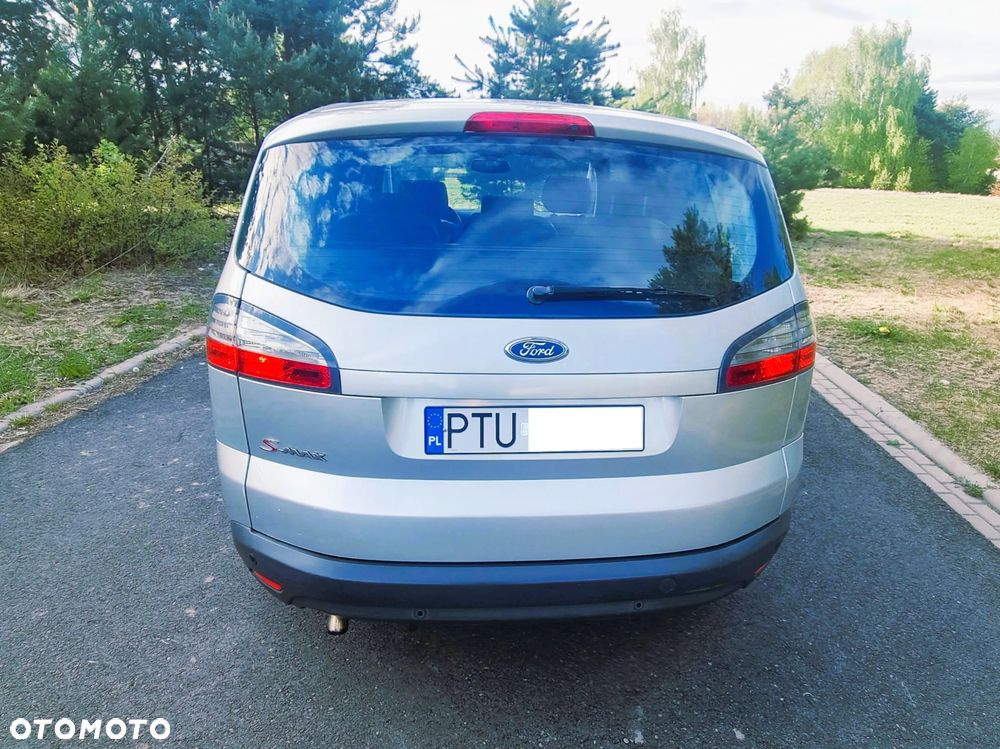 Ford S-Max - 16