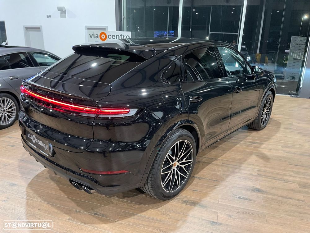 Porsche Cayenne Coupé E-Hybrid Black Edition - 2
