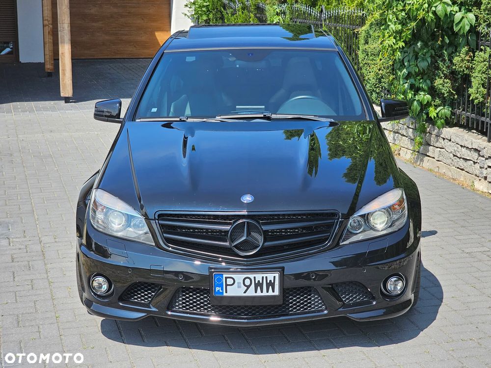 Mercedes-Benz Klasa C 63 AMG - 28
