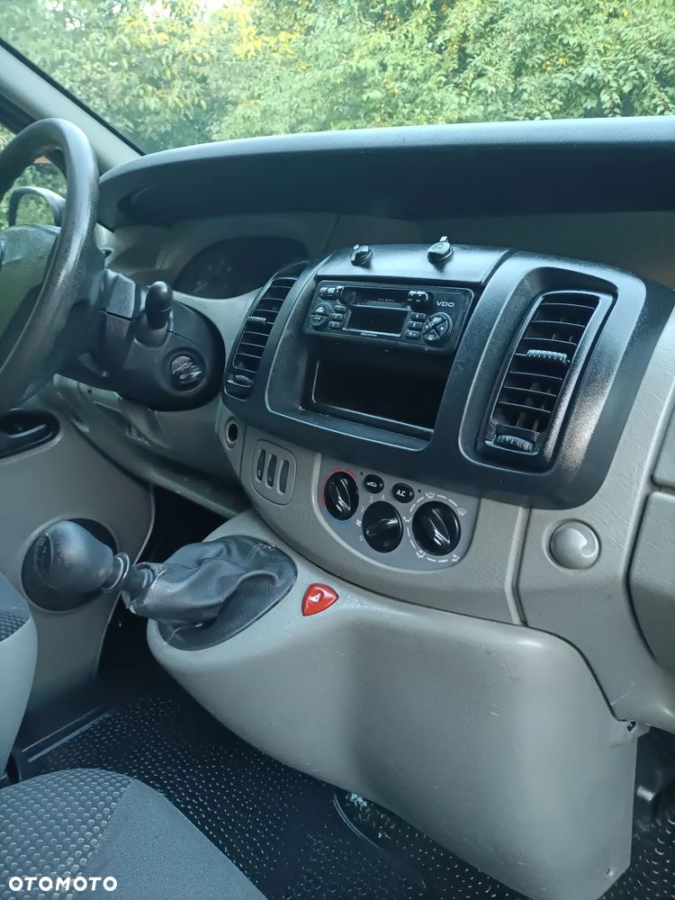 Opel Vivaro - 8