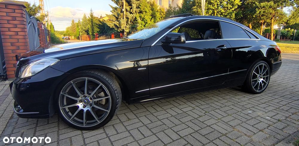 Mercedes-Benz Klasa E 250 CGI BlueEFFICIENCY Automatik Elegance - 14