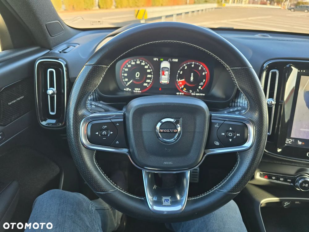 Volvo XC 40 T4 R-Design - 33