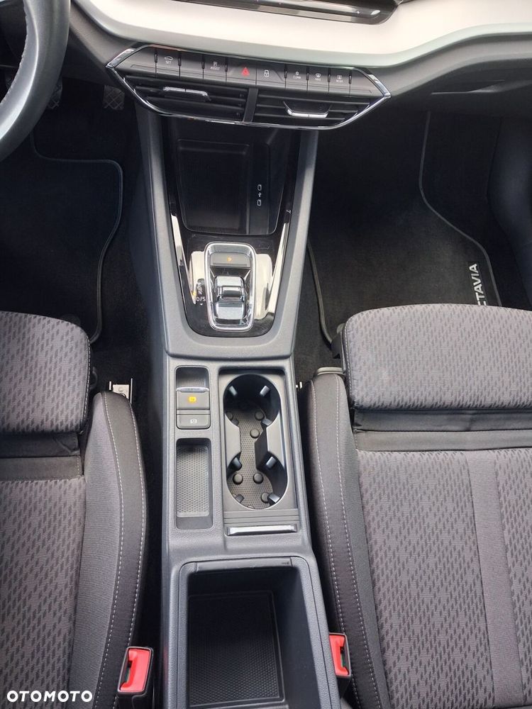 Skoda Octavia 2.0 TDI Style DSG - 32