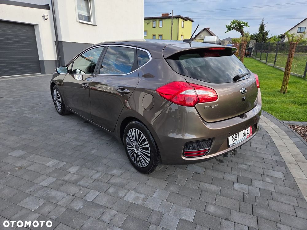 Kia Ceed 1.6 GDI ISG Platinum Edition - 7