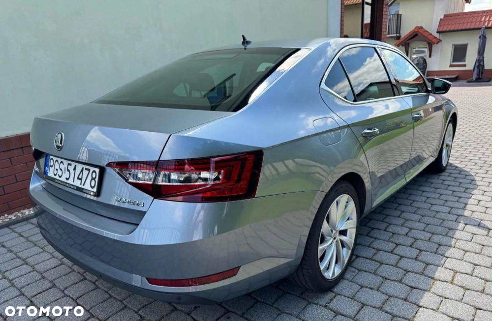 Skoda Superb 2.0 TDI Style DSG - 3