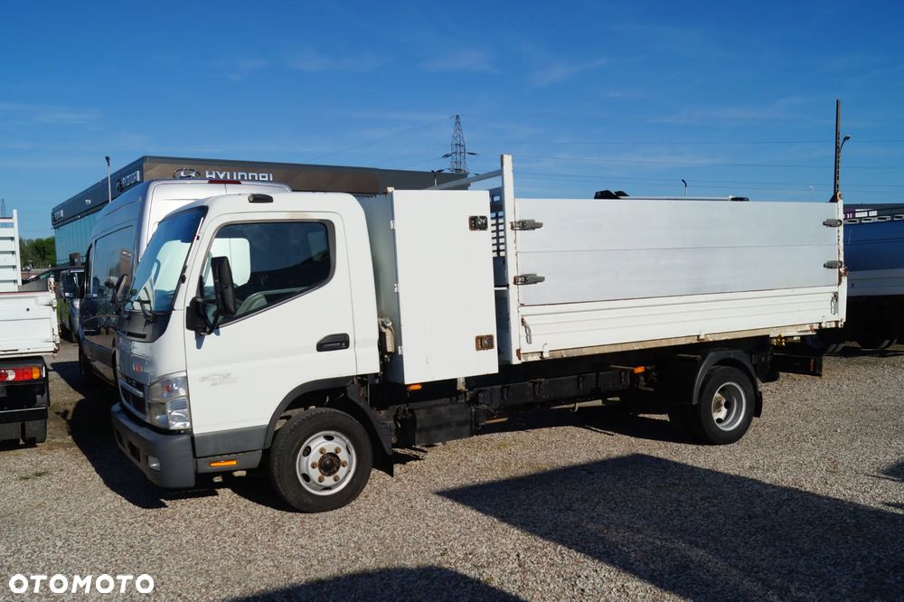 Mitsubishi CENTER FUSO - 14