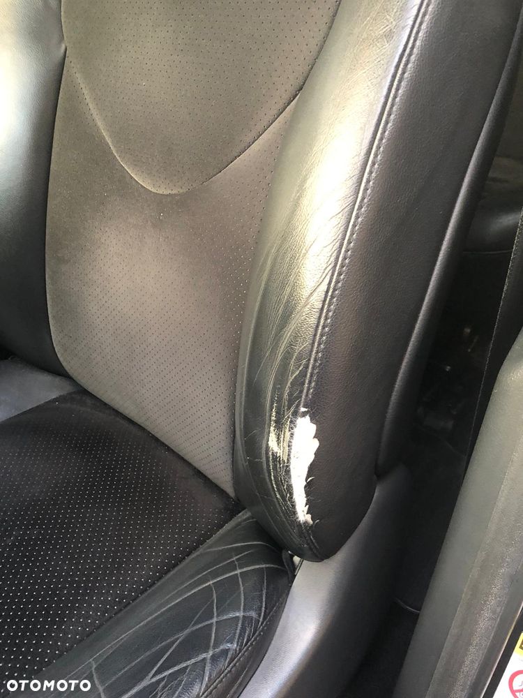 Toyota RAV4 2.2 D-CAT 2010 - 16