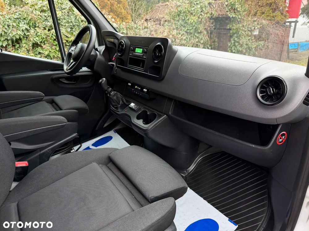 Mercedes-Benz SPRINTER - 12